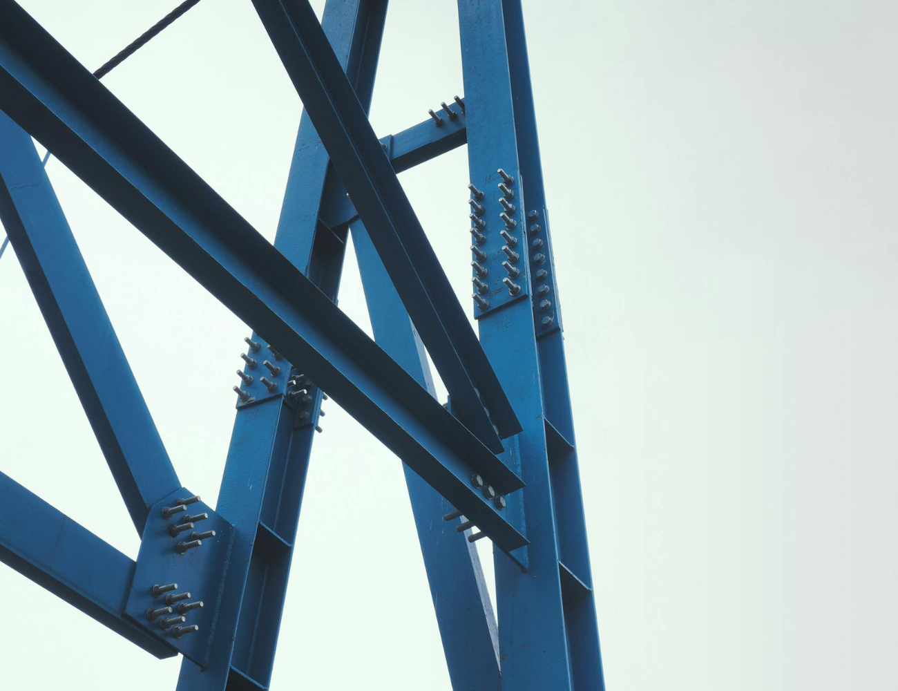 high-strength low-alloy abrasion-resistant construction steel